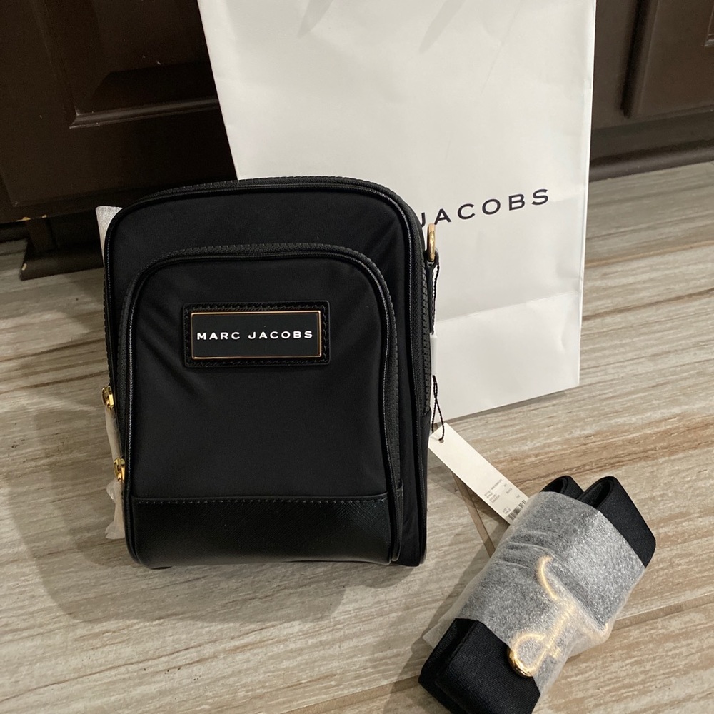 MARC JACOBS CROSSBODY PURSE